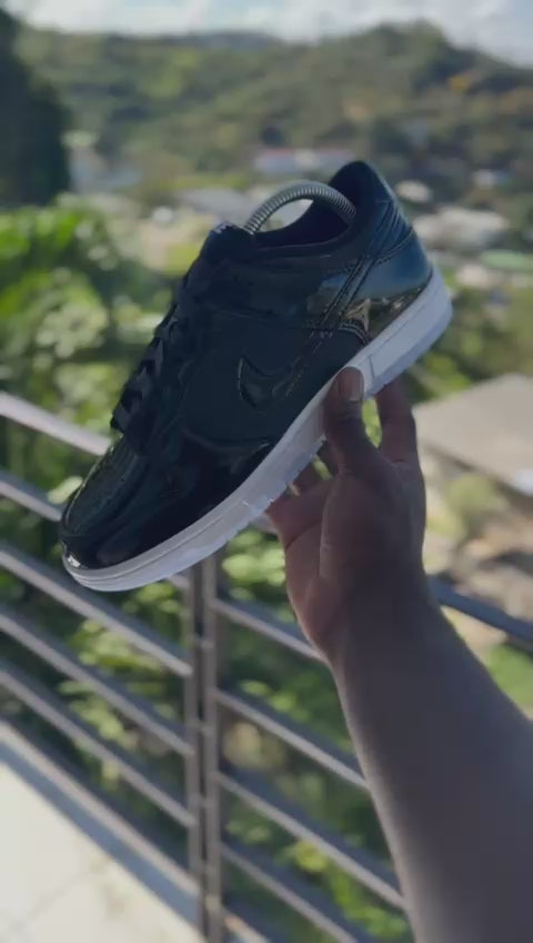 Nike Dunk 'SPACE JAM'