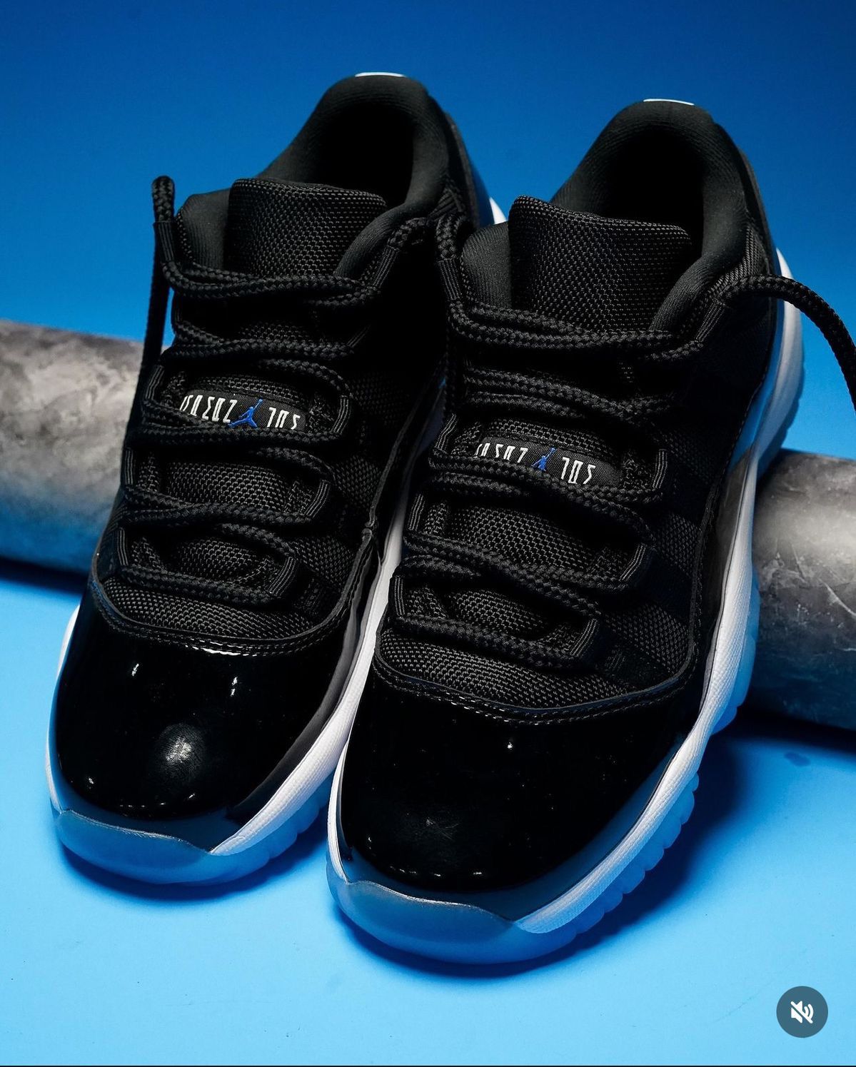 “🌌 Straight outta outer space 👽✨ Jordan 11 Space Jam landin’