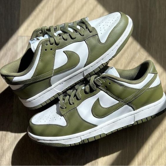 Nike Dunk Low Medium Olive